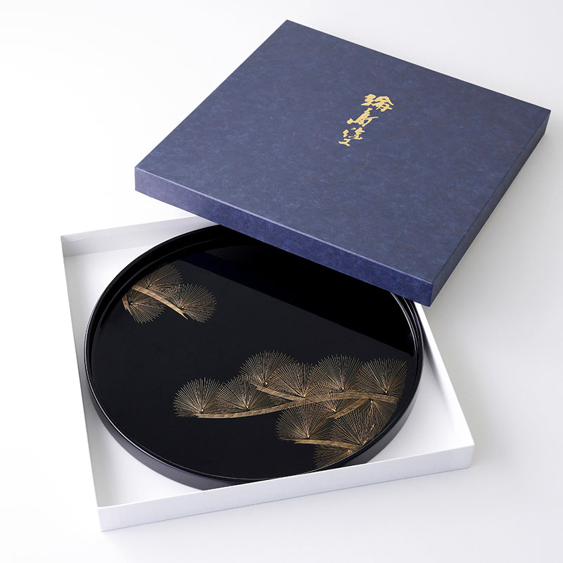 丸盆 尺 黒 松ヶ枝沈金〈大藤漆器店〉