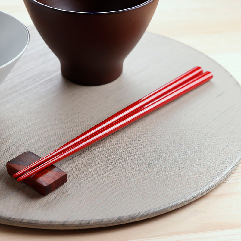 上塗り楕円箸【黒／本朱】〈輪島キリモト〉
